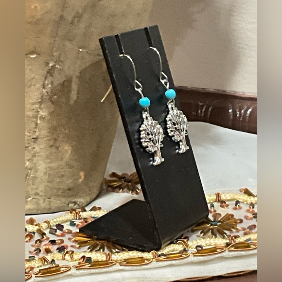 Silver tree necklace and earring set - Picture 4 of 6